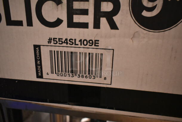 BRAND NEW SCRATCH AND DENT! Backyard Pro 554SL109E Metal Commercial Butcher Series 9" Manual Gravity Feed Meat Slicer. 120 Volts, 1 Phase. Tested and Working! - Image 3 of 3