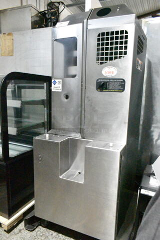 Fresh N Squeeze POS-1 Stainless Steel Commercial Floor Style Automatic Citrus Juicer on Commercial Casters. 120 Volts, 1 Phase. Tested and Working!