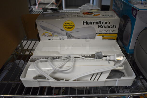 IN ORIGINAL BOX! Hamilton Beach Electric Knife - Image 1 of 5