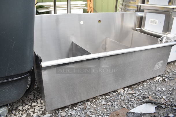 BRAND NEW SCRATCH AND DENT! Stainless Steel Commercial 3 Bay Sink. No Legs.  - Image 3 of 6