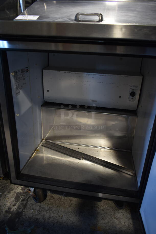 True TSSU-27-08 Stainless Steel Commercial Sandwich Salad Prep Table Bain Marie Mega Top on Commercial Casters. 115 Volts, 1 Phase. Tested and Working! - Image 5 of 6