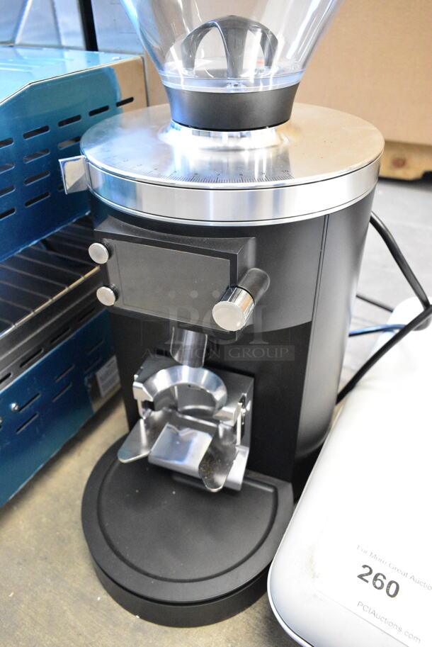 BRAND NEW SCRATCH AND DENT! Mahlkonig E80W GBS 4 lb. Black Grind-by-Sync Espresso Grinder. 110-127 Volts, 1 Phase. Tested and Does Not Power On - Image 4 of 8