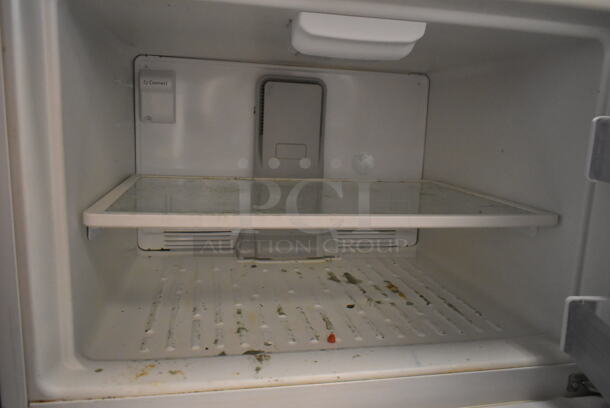 Whirlpool WRT511SZDW00 Metal Cooler Freezer Combo. 115 Volts, 1 Phase. Tested and Powers On But Does Not Get Cold - Image 2 of 6