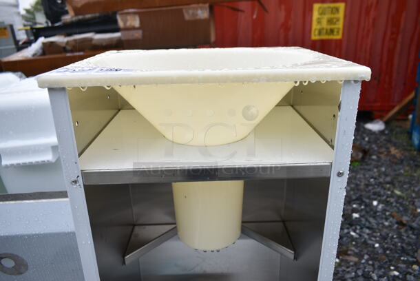 BRAND NEW SCRATCH AND DENT! Avantco 194ICEBAGGER Ice Machines Bagger for 8 lb., 10 lb., and 20 lb. Bags - Image 5 of 7