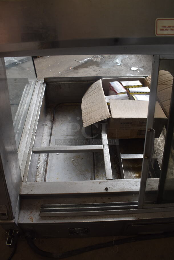 Henny Penny HMT-3 Electric Countertop Heated Merchandising Case. Front Glass Is Missing. Includes Bulbs. 208-240 Volt - Image 6 of 10