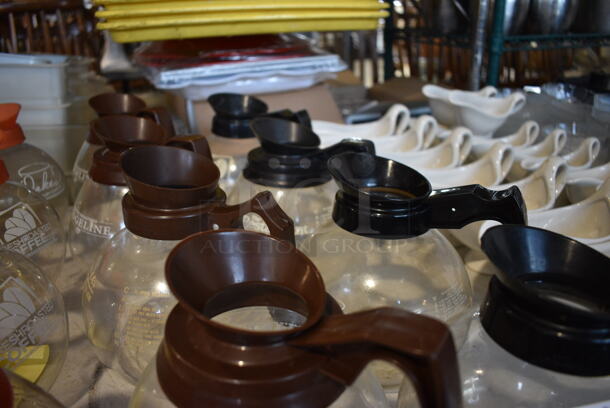 8 Coffee Pots; 4 Brown Handle and 4 Black Handle. 8x6x7. 8 Times Your Bid! - Image 4 of 4