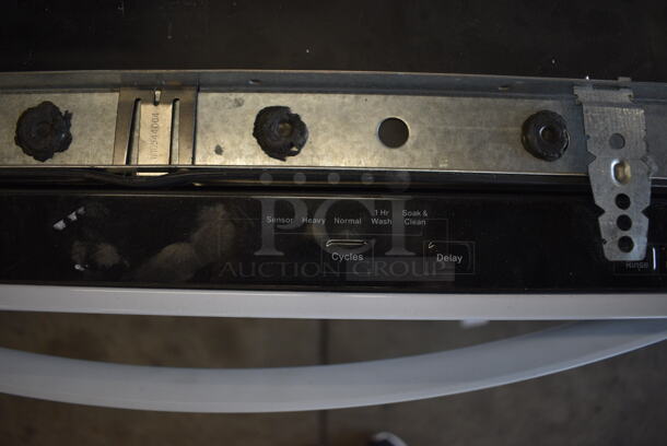 BRAND NEW SCRATCH AND DENT! Whirlpool WDT730PAHW 0 Metal Undercounter Dishwasher. 24x24x35 - Image 4 of 10