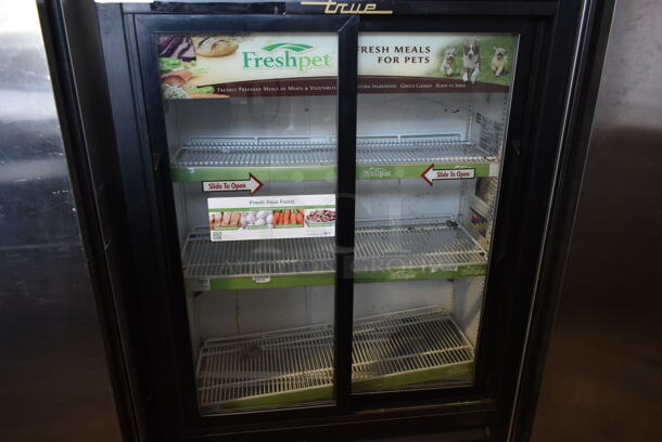 True GDM-33SSL-54 Metal Commercial 2 Door Reach In Cooler Merchandiser w/ Poly Coated Racks and Drink Sliders. 115 Volts, 1 Phase. Tested and Working! - Image 2 of 5