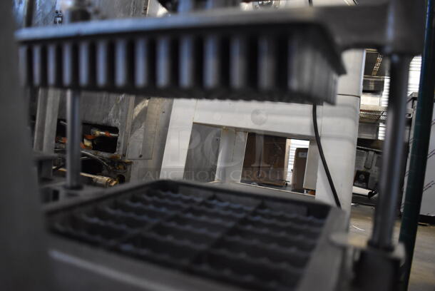 Nemco 55650 Metal Commercial Countertop Lettuce Head Cutter. 13x20x20 - Image 6 of 6