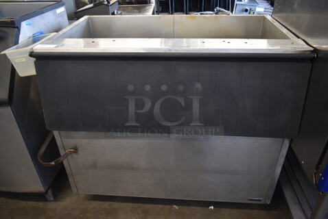 Metal Commercial Ice Bin w/ Poly Flap Lid. 
