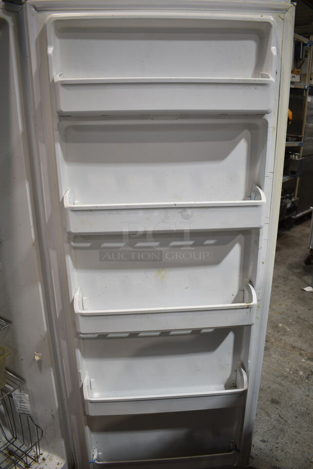 Frigidaire FFFU13F2VW Metal Single Door Reach In Freezer. 115 Volts, 1 Phase. Tested and Working! - Image 3 of 4