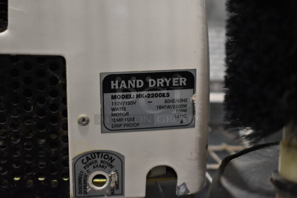 Royal Dryer HK-2200ES Metal Wall Mount Hand Dryer. 110/120 Volts, 1 Phase.  - Image 4 of 4