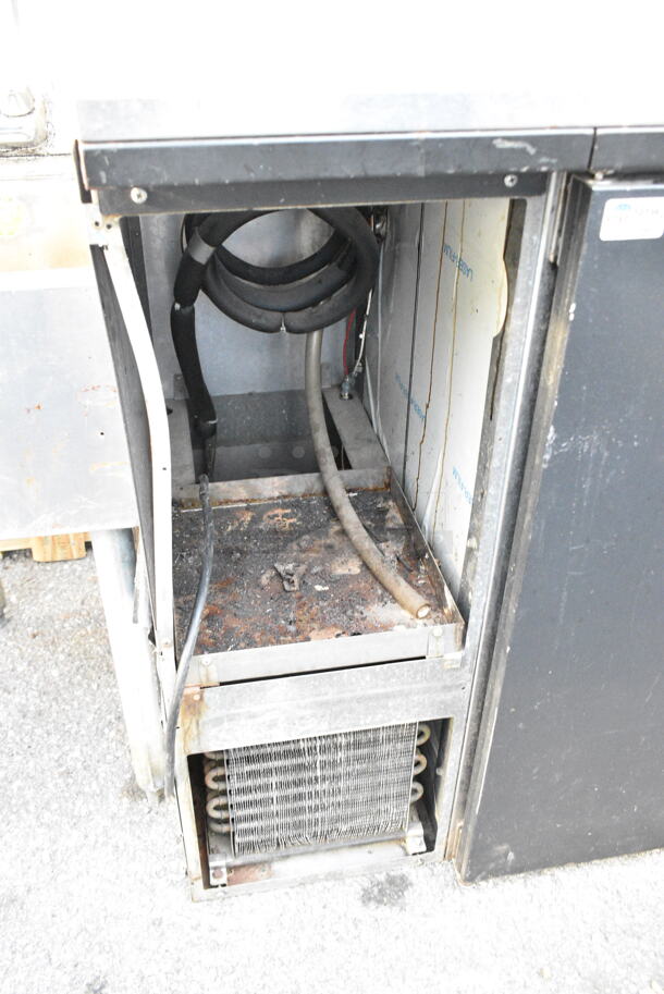 Perlick NS52 Metal Commercial 2 Door Back Bar Cooler. 115 Volts, 1 Phase.  - Image 3 of 6