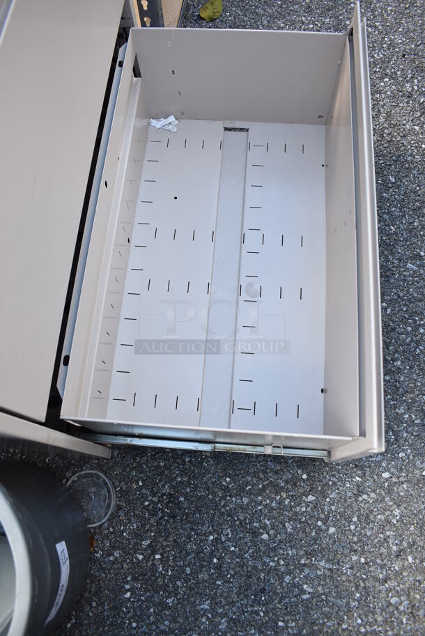 Tan Metal 4 Drawer Filing Cabinet. 30x18x52.5 - Image 5 of 9