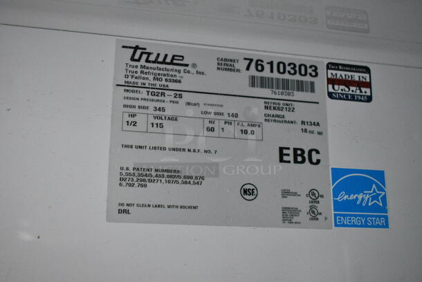 True TG2R-2S ENERGY STAR Stainless Steel Commercial 2 Door Reach In Cooler w/ Poly Coated Racks on Commercial Casters. 115 Volts, 1 Phase. Tested and Working! - Image 6 of 6