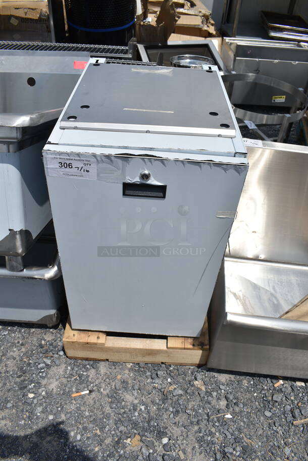 BRAND NEW SCRATCH AND DENT! 2024 Scotsman HST16-A 16 1/2" x 23 3/4" Enclosed Stainless Steel Ice Dispenser Stand with Door - Image 2 of 6