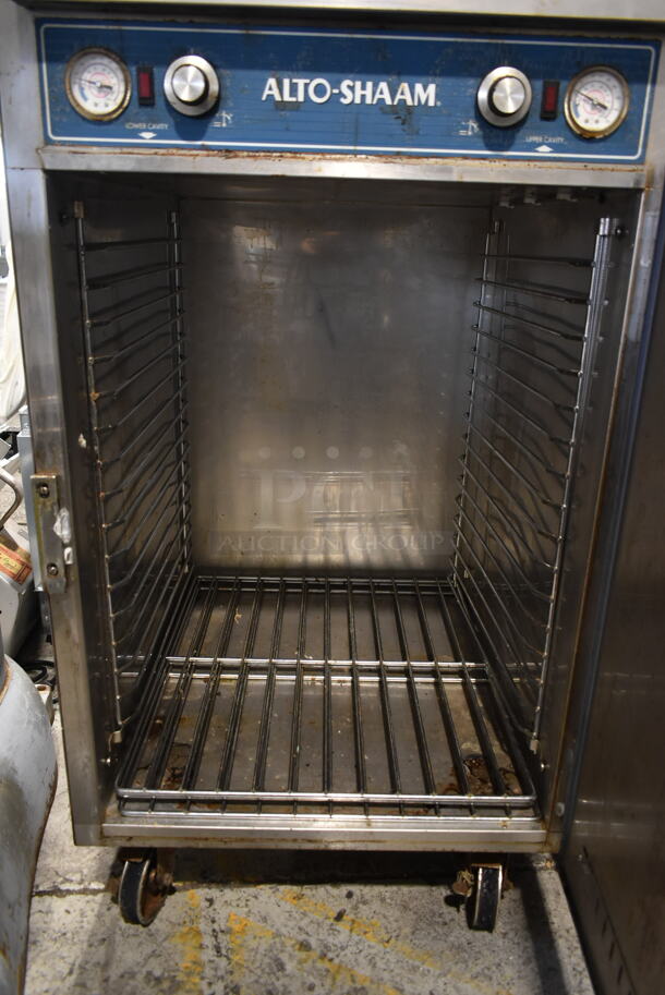 Alto Shaam 1000-UP/SR Halo Heat Stainless Steel Commercial 2 Half Size Door Holding Cabinet on Commercial Casters. 208-240 Volts, 1 Phase. - Image 6 of 7