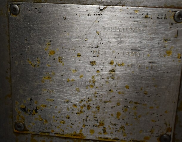 Superior Stainless Steel Commercial Floor Style Natural Gas Powered Deep Fat Fryer. 122,000 BTU  - Image 5 of 5
