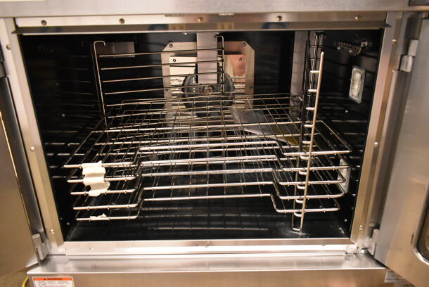 BRAND NEW SCRATCH AND DENT! Vulcan VC5GD-11D1Z Stainless Steel Commercial Full Size Convection Oven w/ View Through Doors, Metal Oven Racks and Thermostatic Controls. No Legs. Tested and Working! - Image 6 of 9
