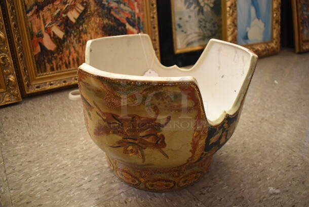 Vase Stand.  - Image 2 of 5