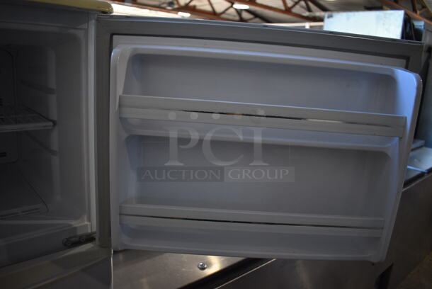 Danby DFF1144W Metal Cooler Freezer Combo Unit. 115 Volts, 1 Phase. 24x28x59.5. Tested and Working! - Image 4 of 7