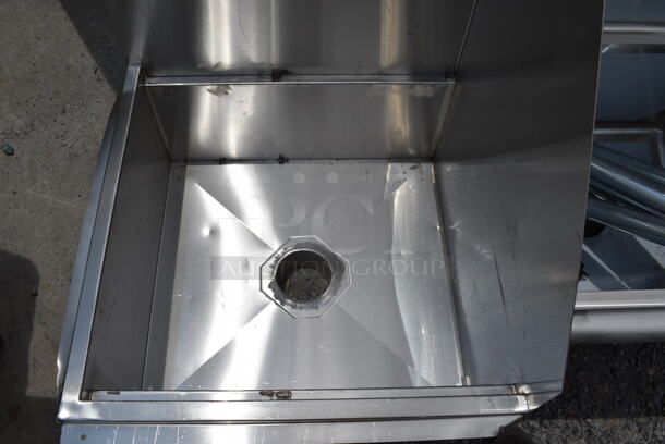 BRAND NEW SCRATCH AND DENT! Regency 600SMFSS23R 16-Gauge 304 Stainless Steel Floor Mounted Mop Sink with Right Side Splash Guard - 22" x 21 3/8" x 10" Bowl. Missing Grate.  - Image 4 of 5