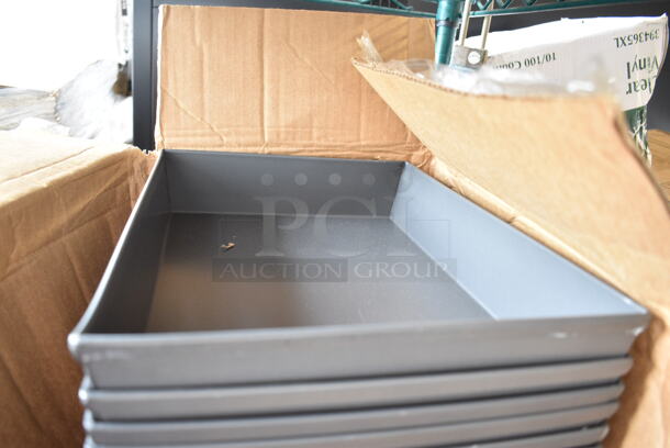 Box of 16 BRAND NEW SCRATCH AND DENT! American Metalcraft HCDS1410 14" x 10" Hard Coat Anodized Aluminum Detroit-Style Pizza Pan - Image 3 of 4