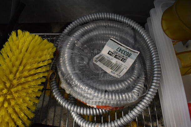 ALL ONE MONEY! Tier Lot of Various Items Including Poly Condiment Bottles and Brush - Image 3 of 4