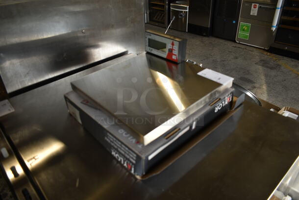 BRAND NEW SCRATCH AND DENT! Taylor TE30WD Stainless Steel Commercial Countertop Battery Powered Scale. - Image 2 of 11