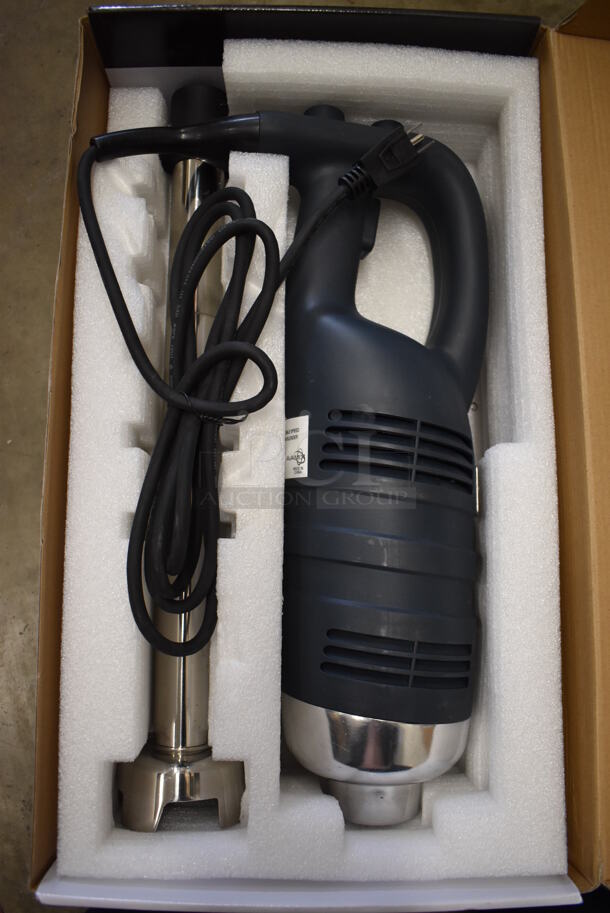 BRAND NEW SCRATCH AND DENT! AvaMix 928IBHD18 Stainless Steel Commercial 18" Shaft Immersion Blender. 120 Volts, 1 Phase. Tested and Working! - Image 5 of 7