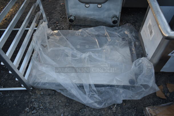 BRAND NEW SCRATCH AND DENT! Stainless Steel Commercial Single Bay Sink and Metal Under Shelf. - Image 3 of 3