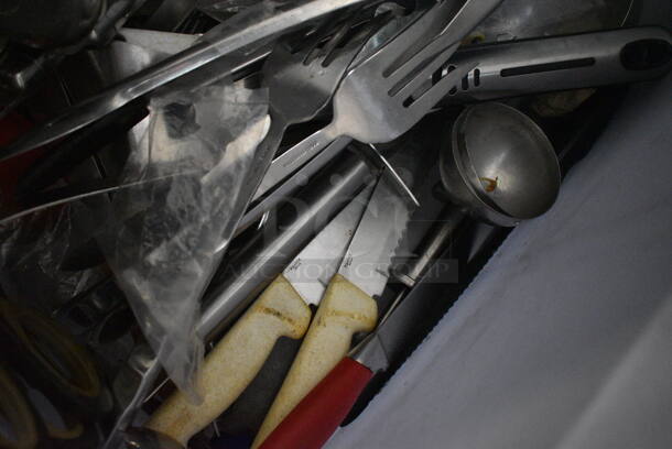 ALL ONE MONEY! Lot of Various Utensils Including Scoopers, Spatulas and Serving Forks in Gray Bin! - Image 4 of 5