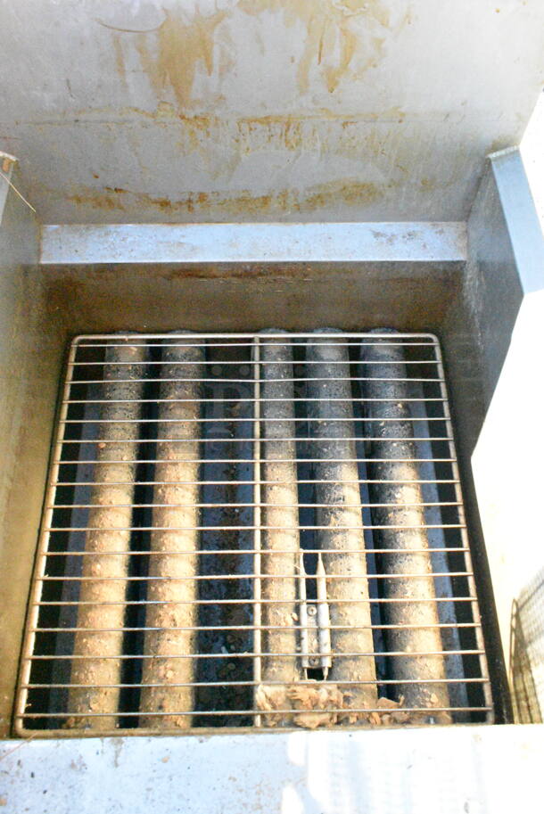 2018 Pitco Frialator 65C Stainless Steel Commercial Floor Style Natural Gas Powered 65 Pound Capacity Deep Fat Fryer w/ 2 Metal Fry Baskets on Commercial Casters. 150,000 BTU.  - Image 5 of 8