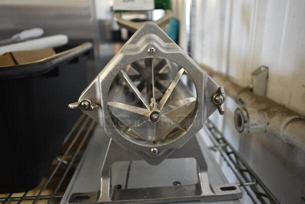 BRAND NEW SCRATCH AND DENT! Garde FCWDG8WM Heavy-Duty 8-Wedge Potato / Fry Cutter with Wall Mount Bracket - Image 3 of 4