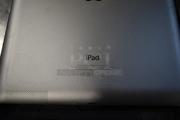 Apple A1460 iPad. - Image 2 of 4