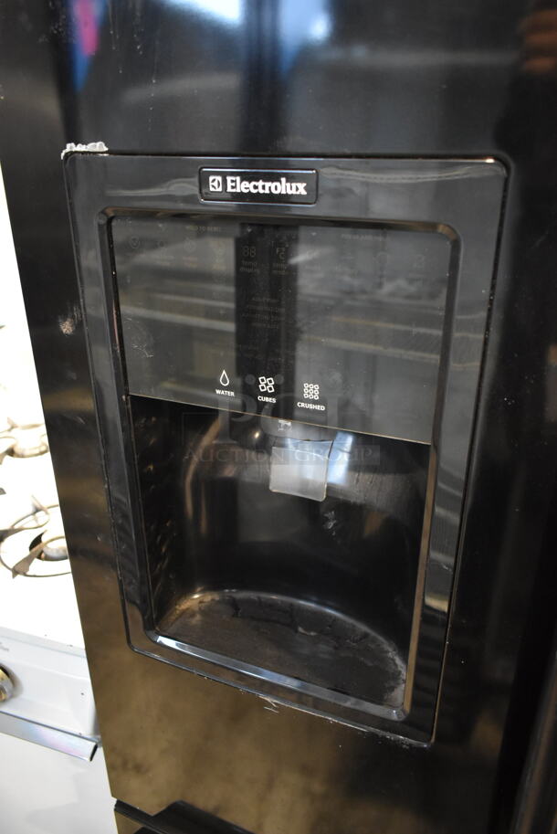 Electrolux EW23BC71IB4 Cooler Freezer Combo Unit w/ Water and Ice Dispenser. 115 Volts, 1 Phase. Tested and Does Not Power On - Image 4 of 9