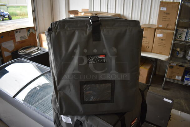 BRAND NEW! Rubbermaid 529F1300 Pro Serve Gray Poly Insulated Front Load Food Carrying Catering Bag w/ Insert. 19x25x22