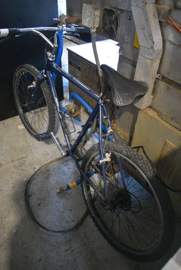 Diamondback Ridge Runner Blue Metal Bicycle. 28x70x40 - Image 6 of 6