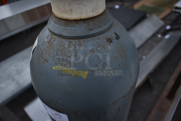 Metal Carbon Dioxide Tank. Buyer Must Pick Up - We Will Not Ship This Item - Image 5 of 7