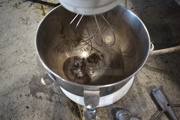 KitchenAid Metal Countertop Planetary Dough Mixer w/ Metal Mixing Bowl, 3 Dough Hooks and Paddle Attachment. Tested and Working! - Image 4 of 6