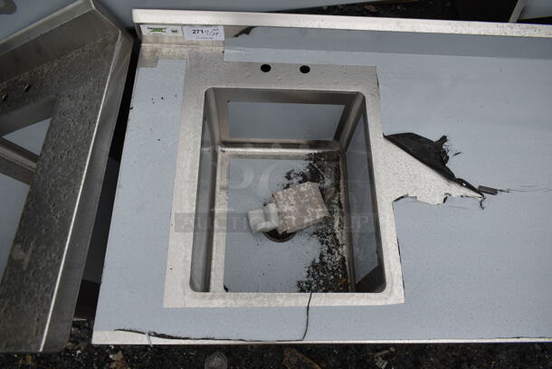 BRAND NEW SCRATCH AND DENT! Regency 600ST3072L Stainless Steel Commercial Table w/ Sink Bay. No Legs. - Image 2 of 5