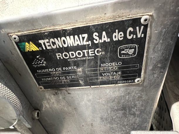 Tecnomaiz RT-100 Metal Commercial Countertop Tortilla Dough Sheeter on Metal Stand. 230 Volts, 3 Phase. 36x29x60 - Image 10 of 10