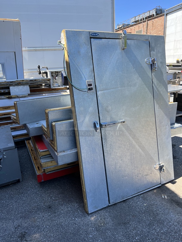 6'x6'x7' Norlake Self Contained Walk In Box w/ Copeland Model RST64C1E-CAV-959 Compressor and Norlake Model CPF100DC-A Condenser. Does Not Have Floor. 208-230 Volts, 1 Phase. Picture of the Unit Before Removal Is Included In the Listing. - Image 10 of 10