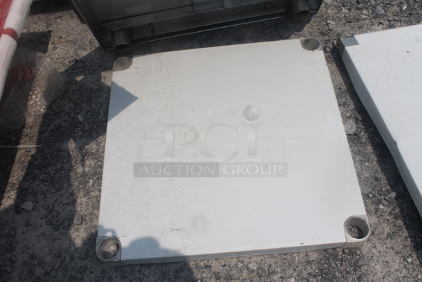 BRAND NEW SCRATCH AND DENT! Regency 600MT2424G Commercial Stainless Steel Mixer Table with Galvanized Legs and Undershelf - Image 4 of 5