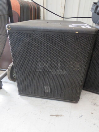 One JBL MRX500 Speaker.