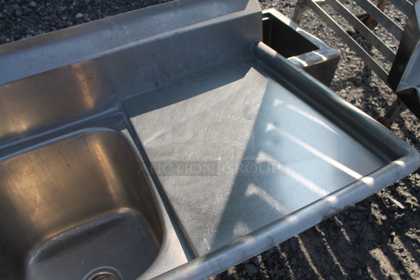 Stainless Steel Commercial 3 Bay Sink w/ Dual Drain Boards, Spray Nozzle Attachment and Handles. No Legs. - Image 7 of 7
