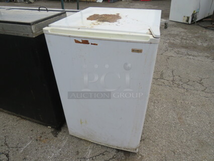 One Kenmore Cooler With 2 Racks. Model# 564.29501990. 120 Volt. 22X24X34