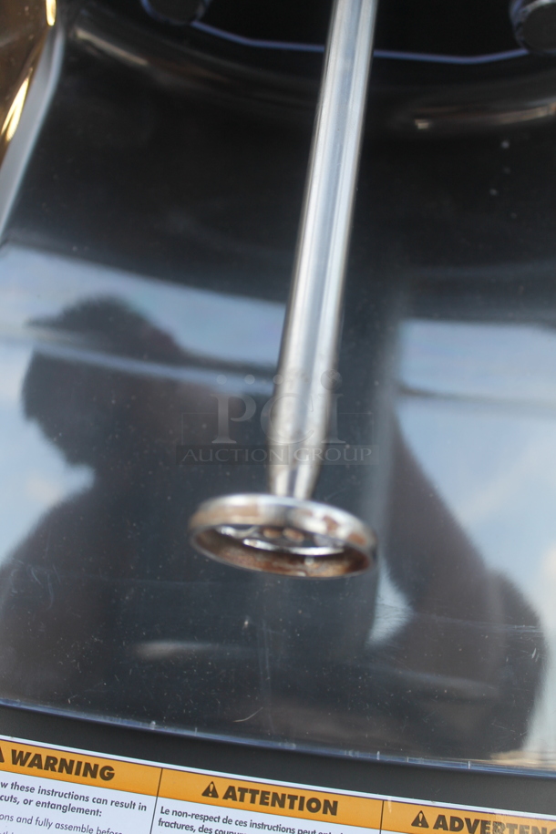 LIKE NEW! Hamilton Beach HMD880 MixStation Heavy-Duty Drink Mixer with 1/3 HP Induction Motor. 120 Volts, 1 Phase. Unit Has Only Been Used a Few Times! 
 Tested and Working! - Image 6 of 8