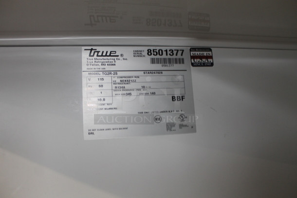 2015 True TG2R-2S ENERGY STAR Stainless Steel Commercial 2 Door Reach In Cooler w/ Poly Coated Racks on Commercial Casters. 115 Volts, 1 Phase. Tested and Working! - Image 5 of 6