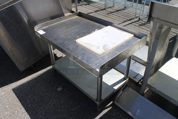Stainless Steel Commercial Equipment Stand w/ Under Shelf. - Image 2 of 3